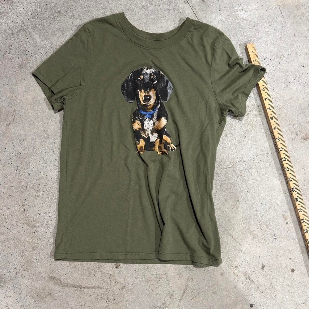 Zoe Liv Dachshund Graphic Tee Womens Small Olive Green Dog Lover T Shirt
